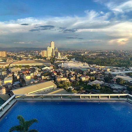 Classy 2Br Suite At Eastwood City With Pool And City Skyline View Μανίλα Εξωτερικό φωτογραφία