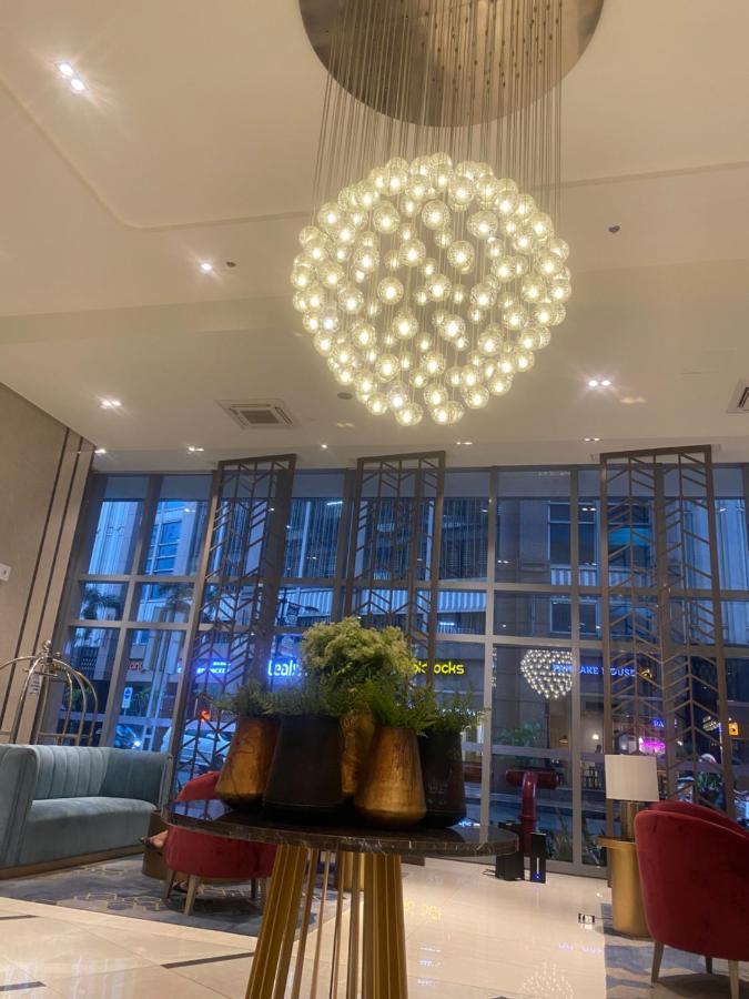 Classy 2Br Suite At Eastwood City With Pool And City Skyline View Μανίλα Εξωτερικό φωτογραφία