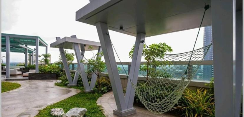 Classy 2Br Suite At Eastwood City With Pool And City Skyline View Μανίλα Εξωτερικό φωτογραφία