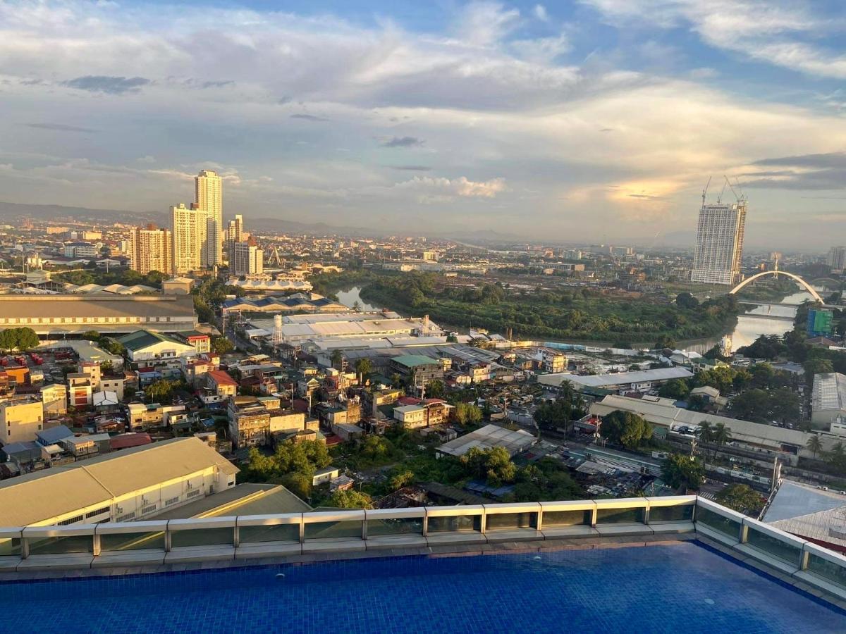 Classy 2Br Suite At Eastwood City With Pool And City Skyline View Μανίλα Εξωτερικό φωτογραφία